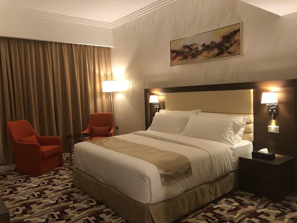 Al Murooj Grand Hotel Masqat Buitenkant foto