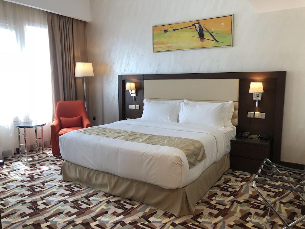 Al Murooj Grand Hotel Masqat Buitenkant foto