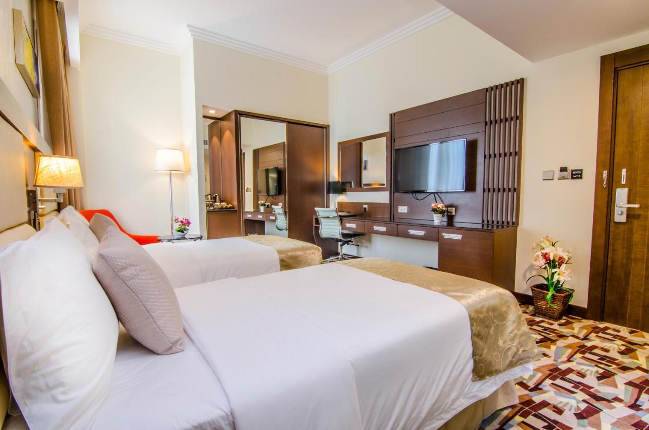 Al Murooj Grand Hotel Masqat Buitenkant foto