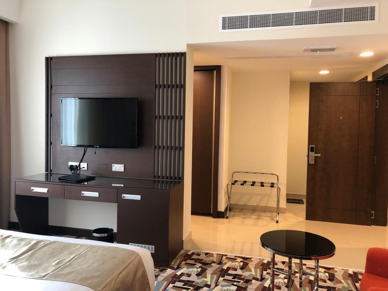 Al Murooj Grand Hotel Masqat Buitenkant foto